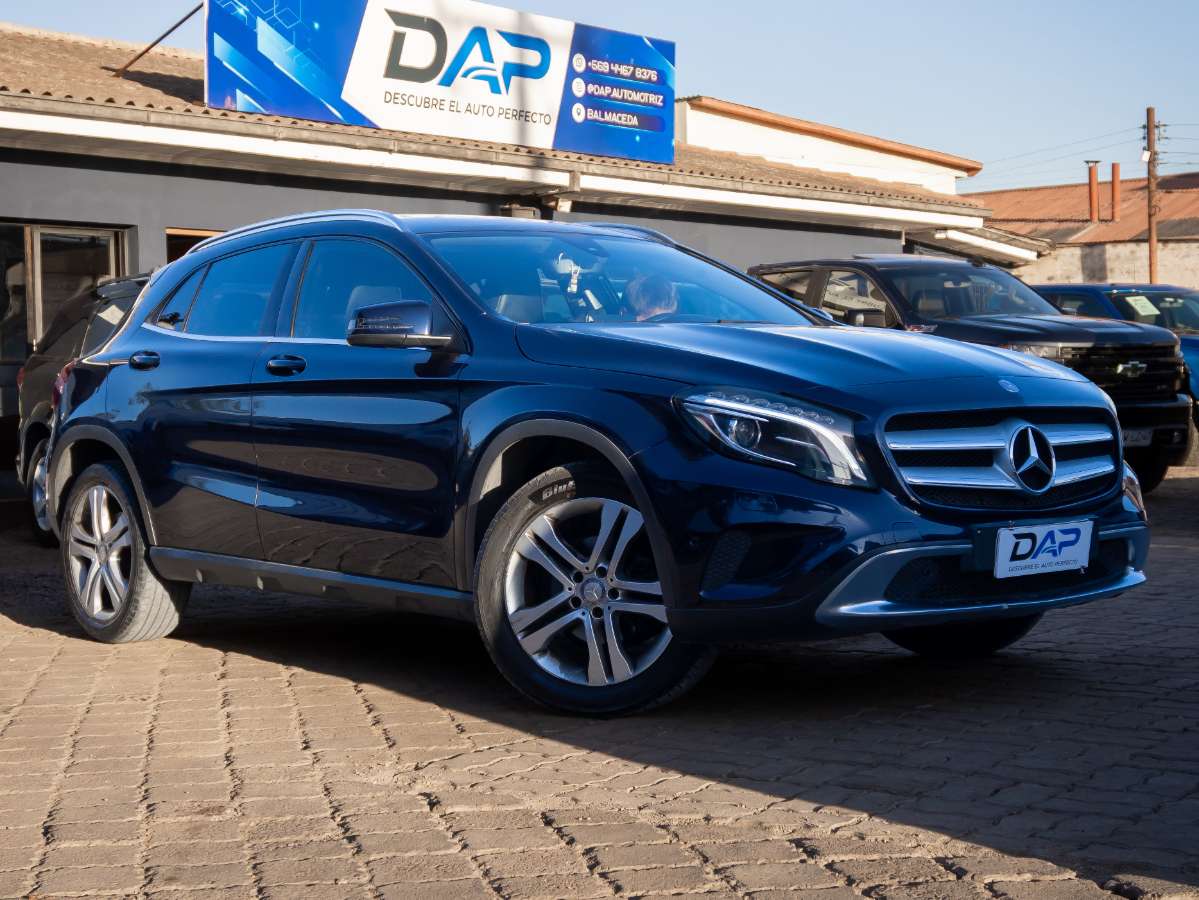 Mercedes-Benz GLA 2017 (1/16)