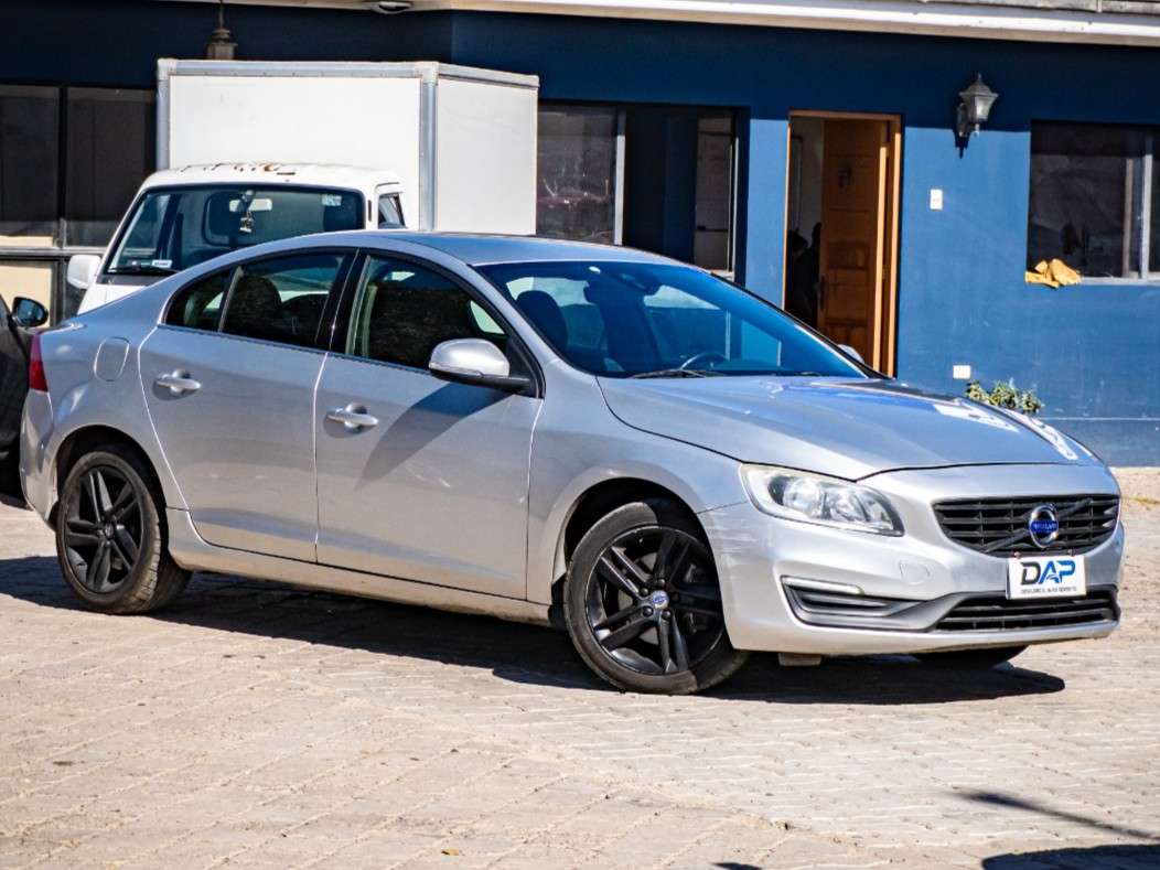 Volvo S60 2016 (1/12)