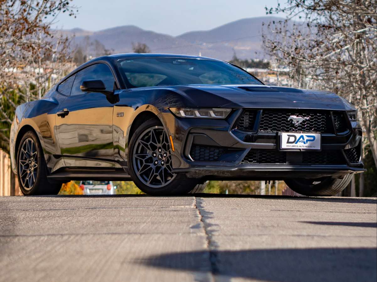 Ford MUSTANG 2024 (1/18)